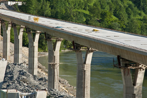 les marteaux-piqueurs La Croix sont notamment sollicités dans la construction de ponts